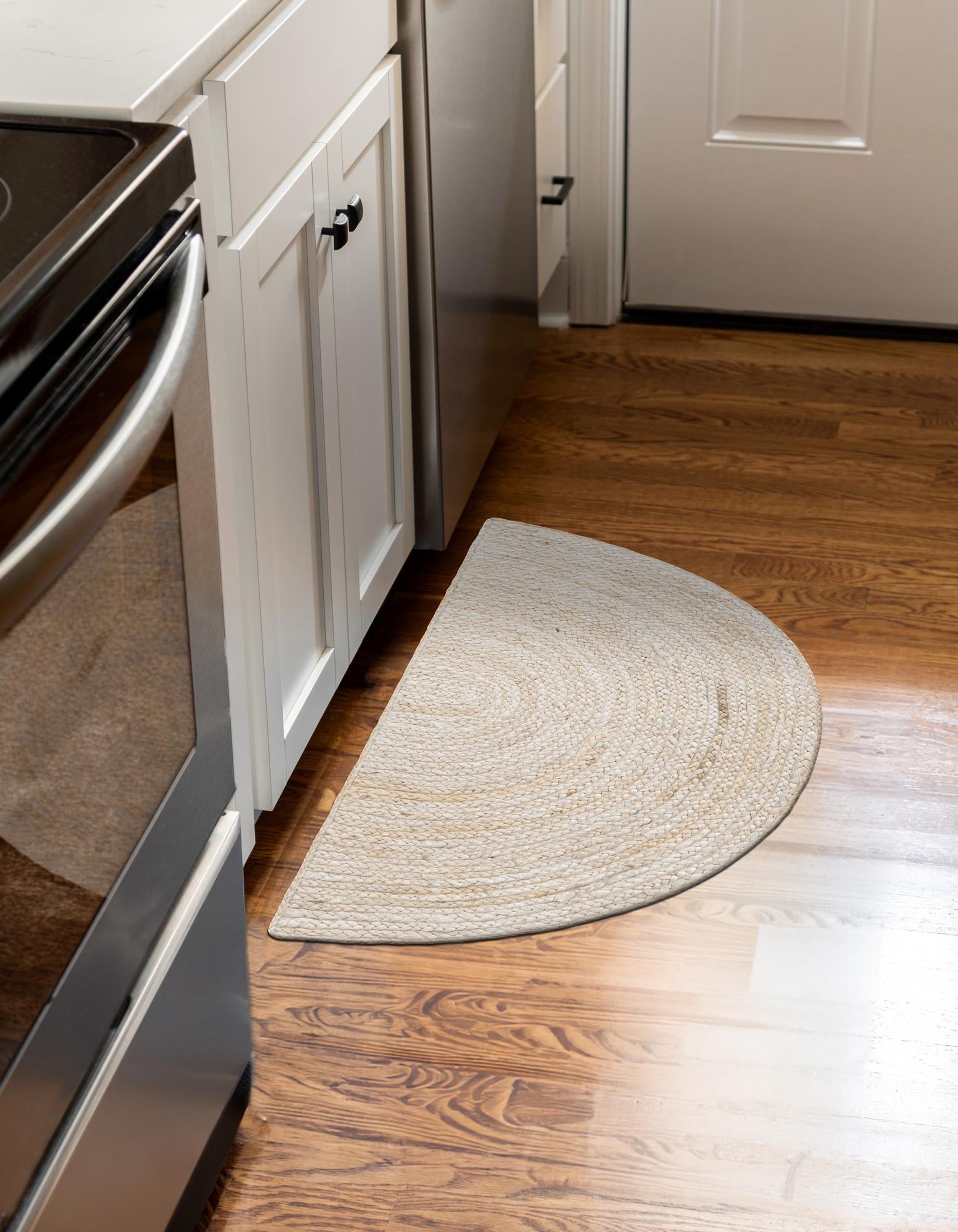 White 2' 2 x 3' 7 Hand Braided Jute Hearth Rug