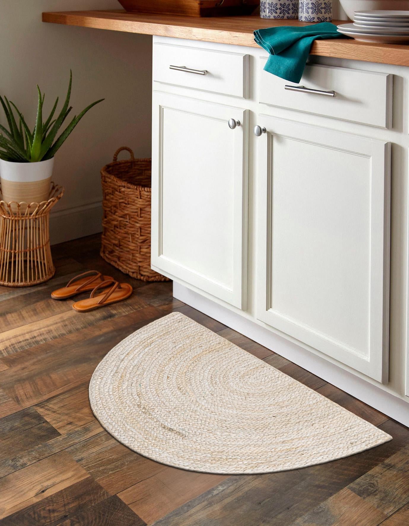 White 2' 2 x 3' 7 Hand Braided Jute Hearth Rug