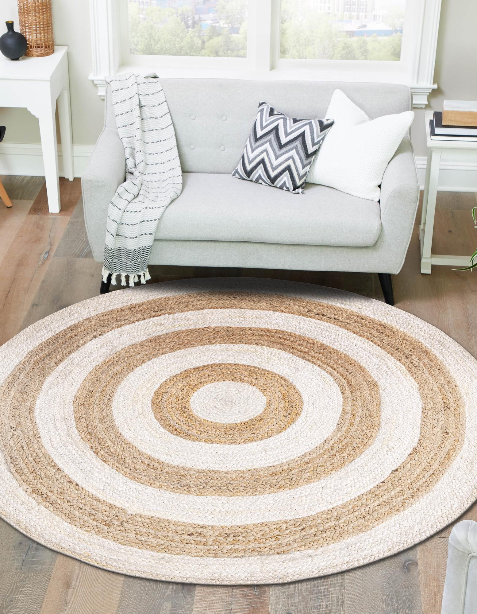 White Natural 10' x 10' Hand Braided Jute Round Rug | Rugs.com