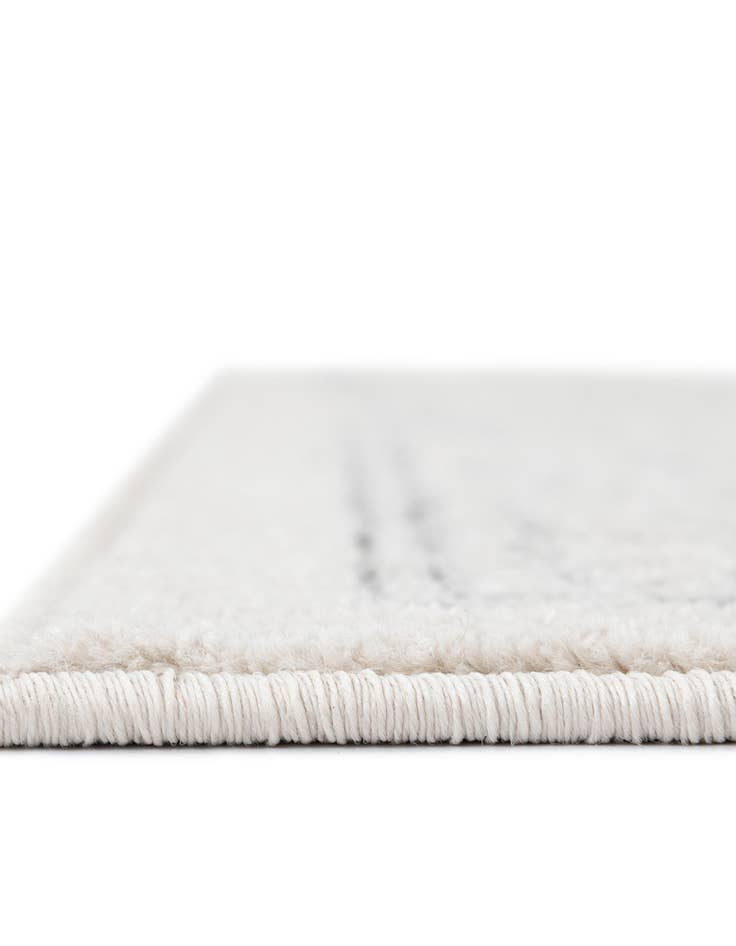 Detail image of  7' 10 x 7' 10 Isabella Octagon Rug