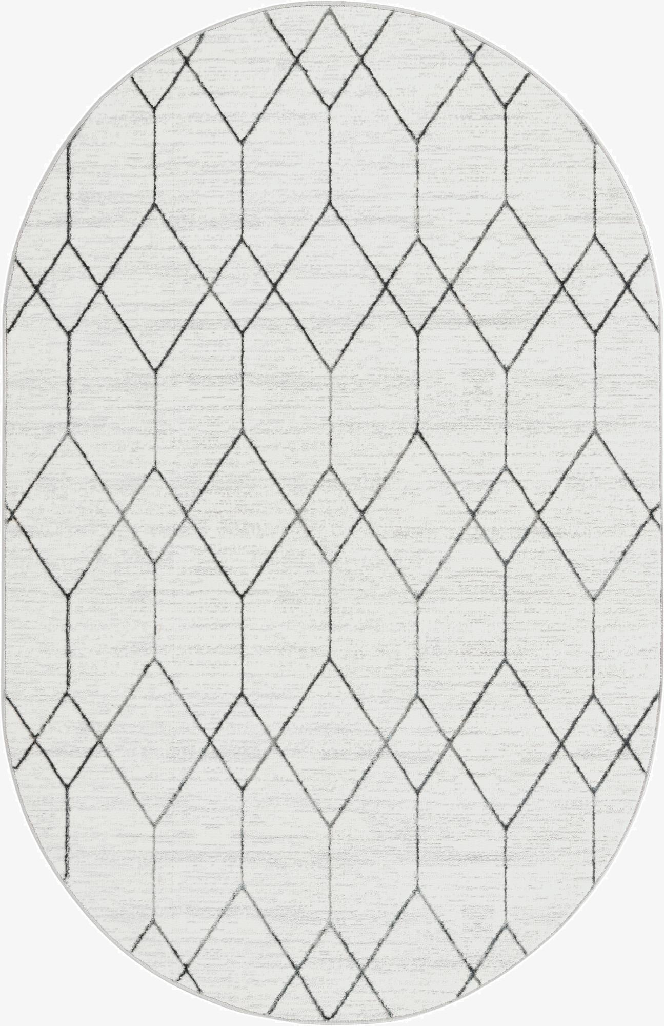  5' 3 x 8' Lattice Trellis Oval Rug