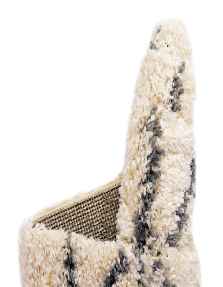 Detail image of  7' 10 x 10' Serenity Shag Oval Rug