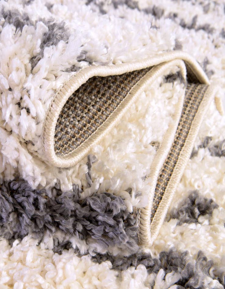 Detail image of  7' 10 x 10' Serenity Shag Oval Rug