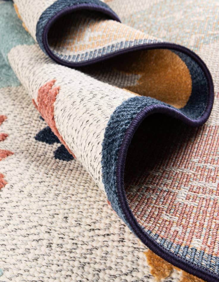 Detail image of  2' x 3'  Washable Belize Indoor / Outdoor Rug