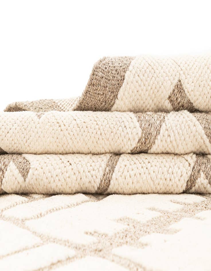 Detail image of  8' 4 x 10' 10  Hand Knotted Beni Marok Rug