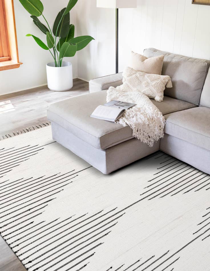 Detail image of  5' 1 x 8'  Hand Woven Chindi Cotton Rug