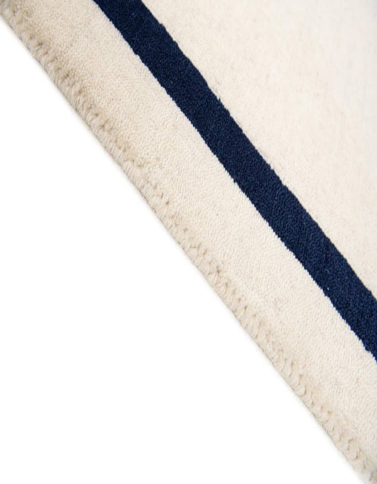 Detail image of  2' 1 x 3' 1  Hand Woven Jill Zarin English Manor Wool Rug