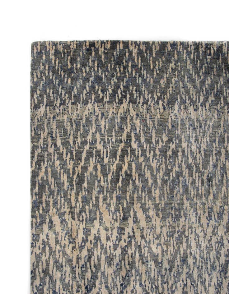 Detail image of 8' 10 x 12' 8 Kundan Diamond Rug