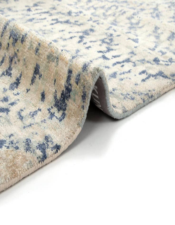 Detail image of 8' 10 x 12' 8 Kundan Diamond Rug