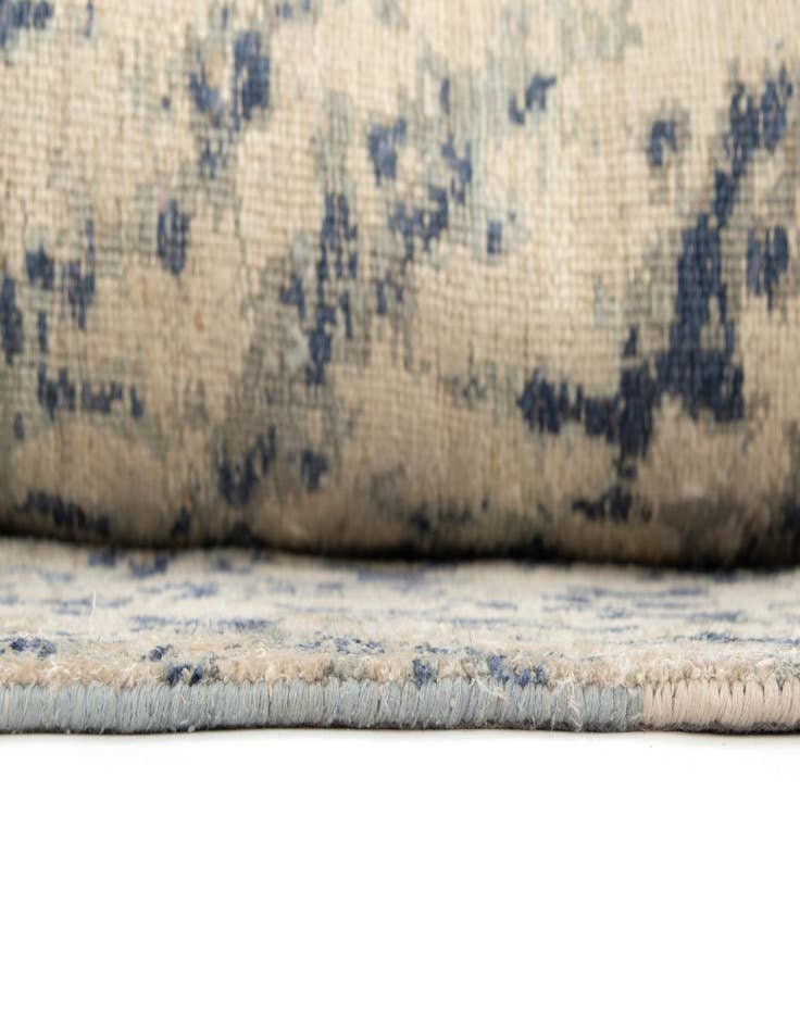 Detail image of 8' 10 x 12' 8 Kundan Diamond Rug