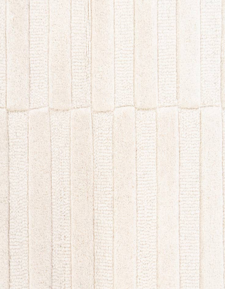 Detail image of  5' 1 x 7' 11 Luna Wool Rug