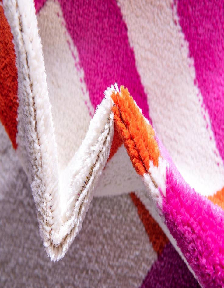 Detail image of Jane Seymour 4' x 6' Open Hearts Rug