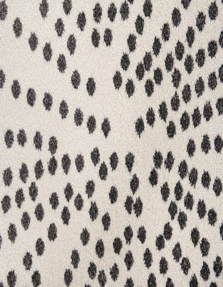 Detail image of  5' 3 x 7' 9 Savannah Rug
