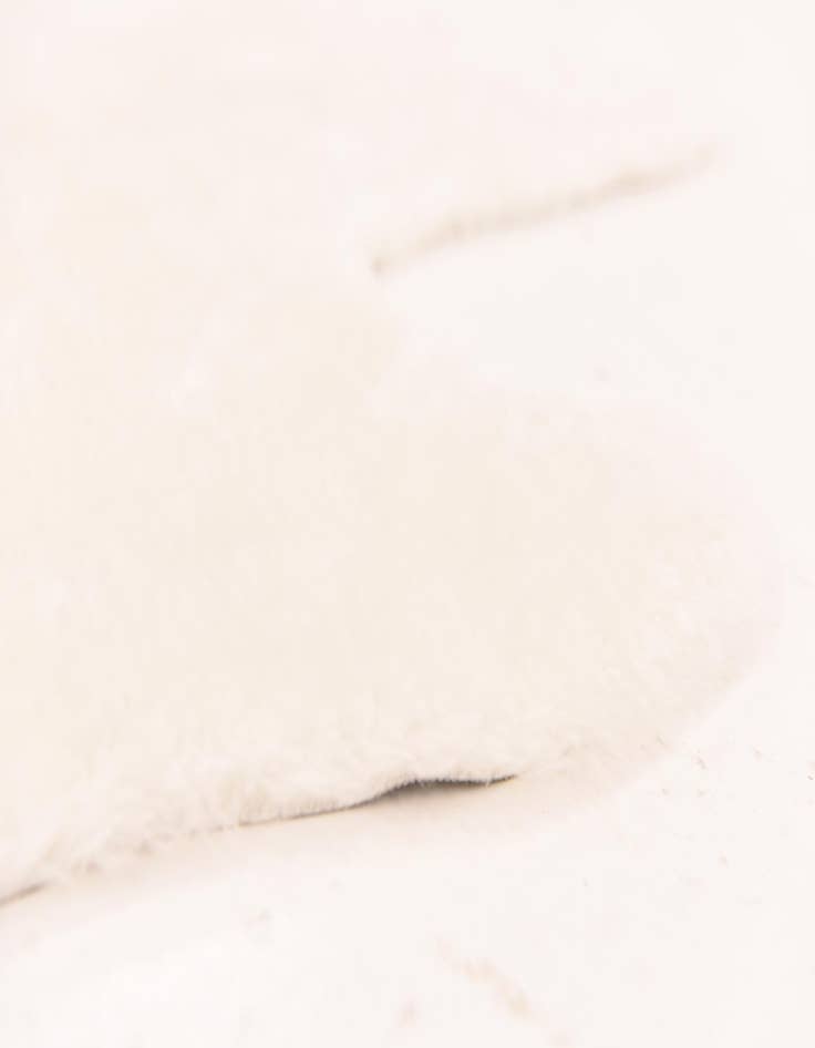 Detail image of  5' 4 x 7' 9 Sheepskin Rug