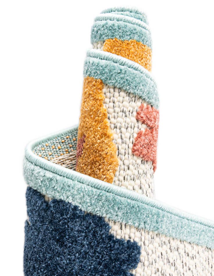 Detail image of  3' 3 x 3' 3  Washable Belize Indoor / Outdoor Round Rug