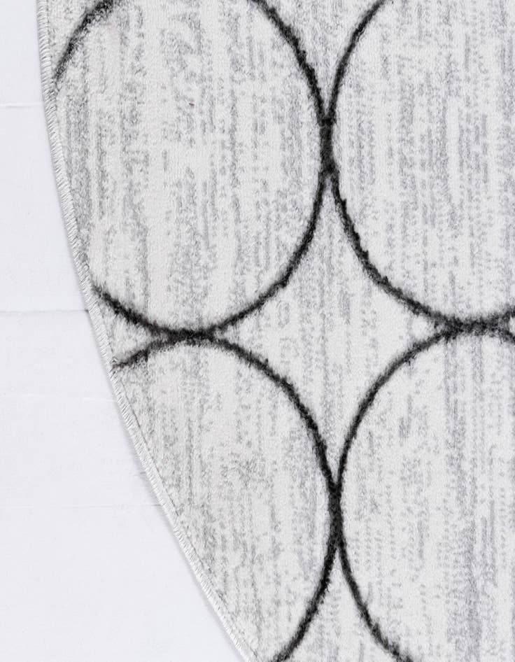 Detail image of  7' x 7' Lattice Trellis Round Rug