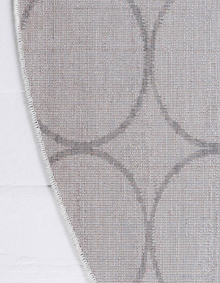 Detail image of  7' x 7' Lattice Trellis Round Rug