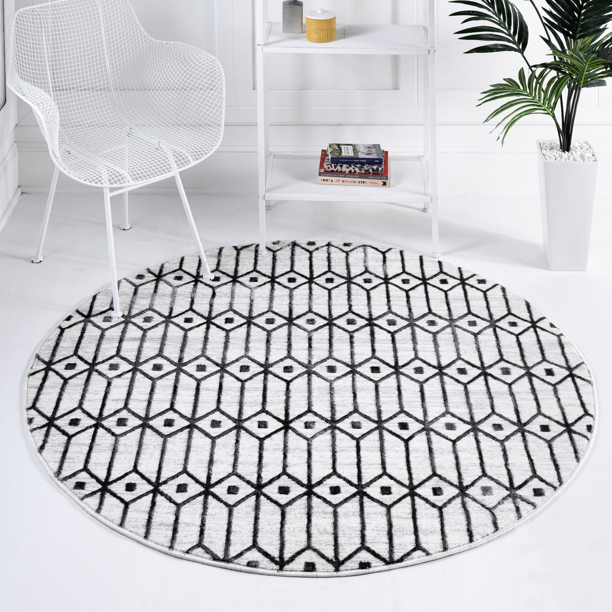 White 8' x 8' Lattice Trellis Round Rug