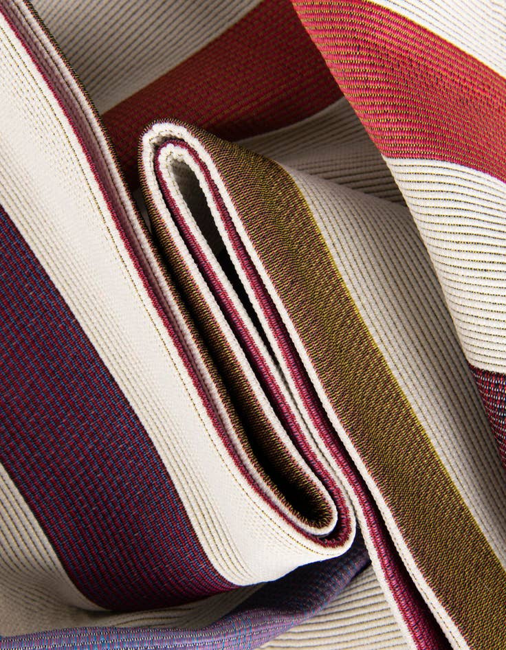 Detail image of  7' 10 x 7' 10  Washable Ribbon Indoor / Outdoor Round Rug