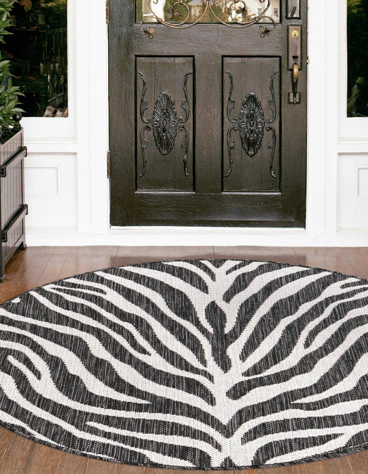 Detail image of  3' x 3'  Washable Safari Indoor / Outdoor Round Rug