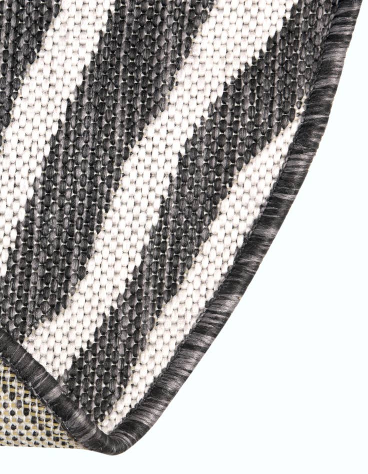 Detail image of  3' x 3'  Washable Safari Indoor / Outdoor Round Rug