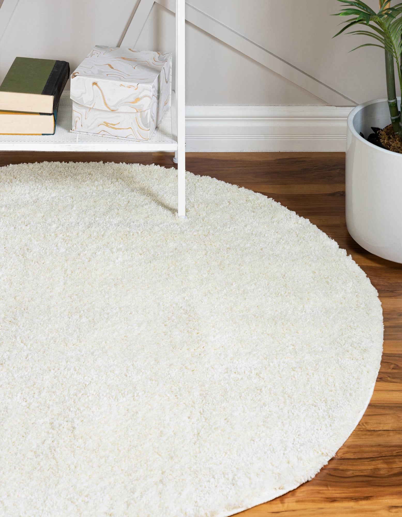 White 5' x 5' Soft Solid Shag Round Rug | Rugs.com