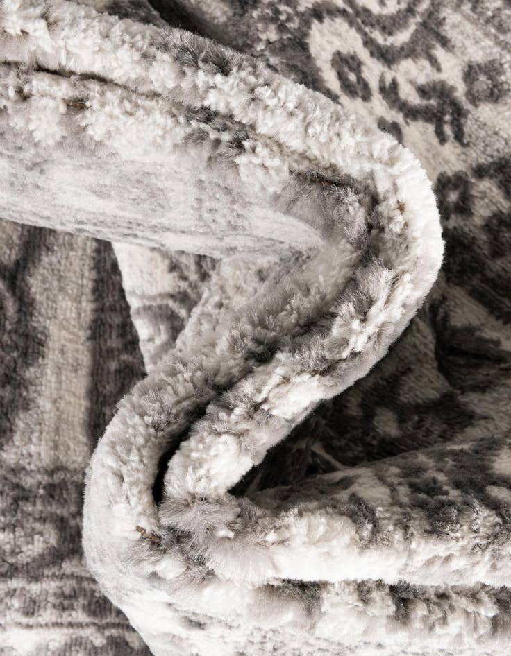 Detail image of  2' x 6' Boston Runner Rug