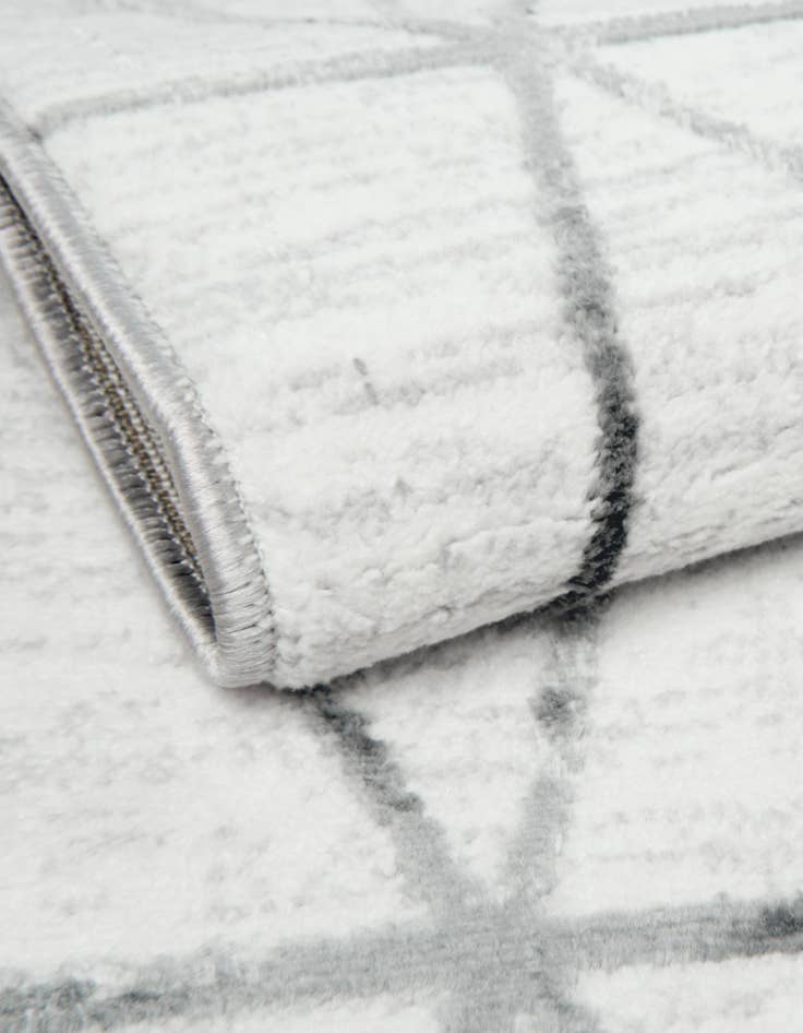 Detail image of  3' x 19' 8 Lattice Trellis Runner Rug