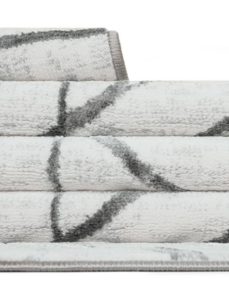 Detail image of  2' 7 x 16' 5 Lattice Trellis Runner Rug