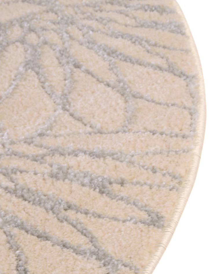 Detail image of  5' 3 x 8'  Marilyn Monroe&trade; Glam Dahlia Oval Rug