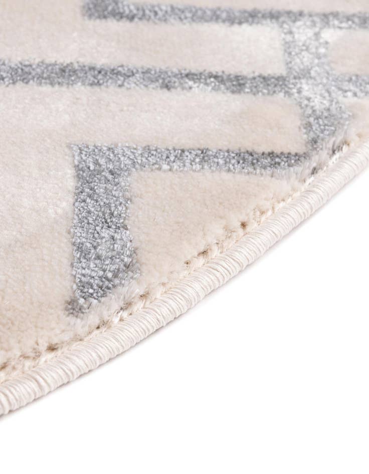 Detail image of  7' 10 x 10'  Marilyn Monroe™ Glam Deco Oval Rug