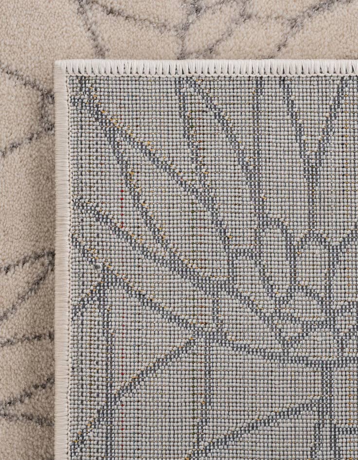 Detail image of  7' x 10'  Marilyn Monroe&trade; Glam Dahlia Rug