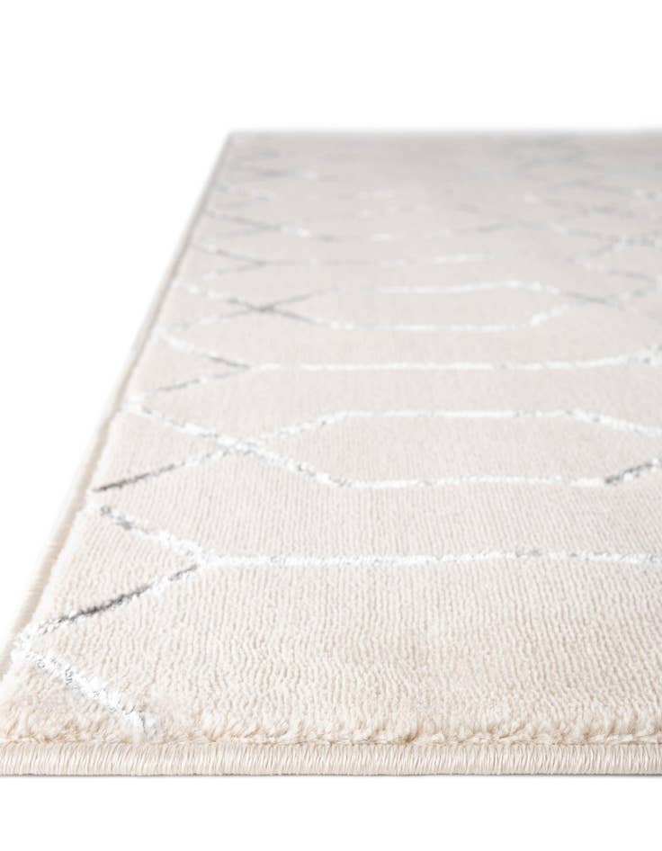 Detail image of  9' x 12'  Marilyn Monroe&trade; Glam Trellis Rug