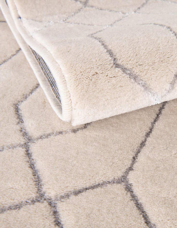 Detail image of  7' 10 x 10'  Marilyn Monroe™ Glam Trellis Rug