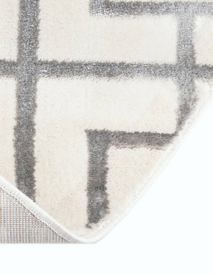 Detail image of  7' 10 x 7' 10  Marilyn Monroe&trade; Glam Deco Round Rug