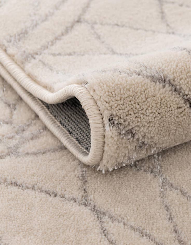 Detail image of  7' 10 x 7' 10  Marilyn Monroe&trade; Glam Dahlia Round Rug