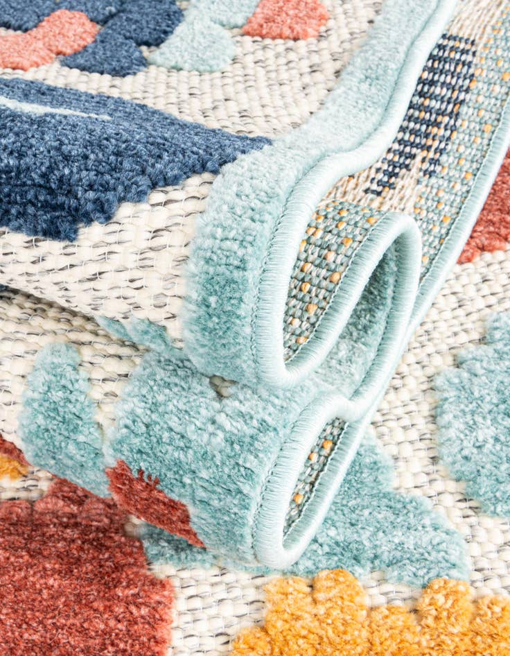 Detail image of  7' 10 x 7' 10  Washable Belize Indoor / Outdoor Square Rug