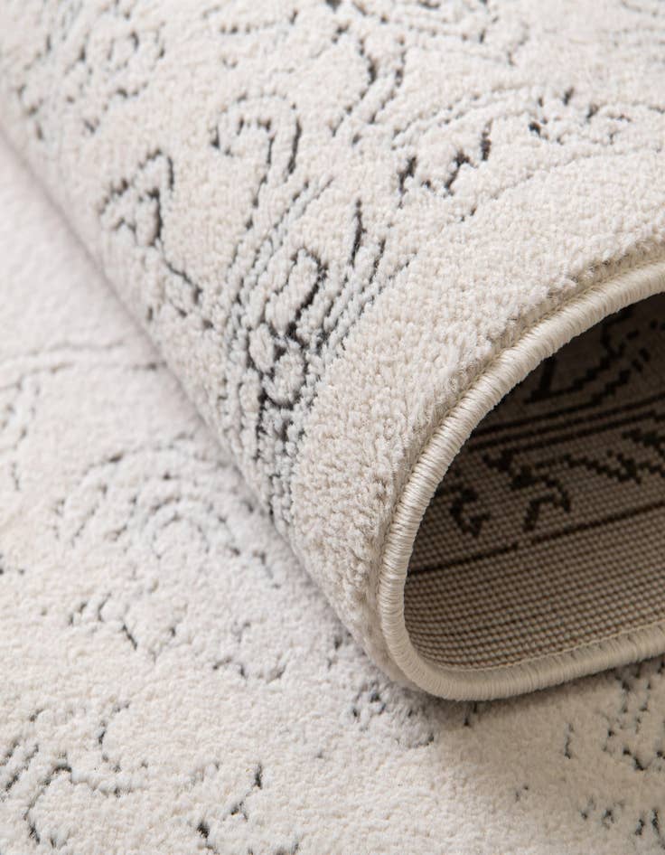 Detail image of  5' x 5' Isabella Square Rug