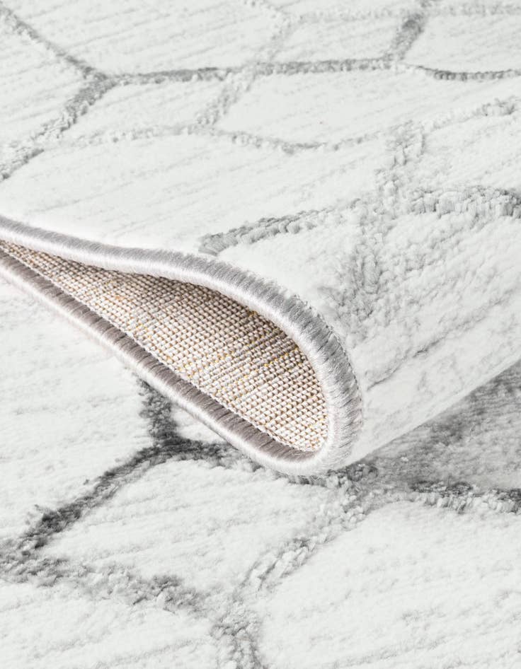 Detail image of  5' 3 x 5' 3 Lattice Trellis Square Rug