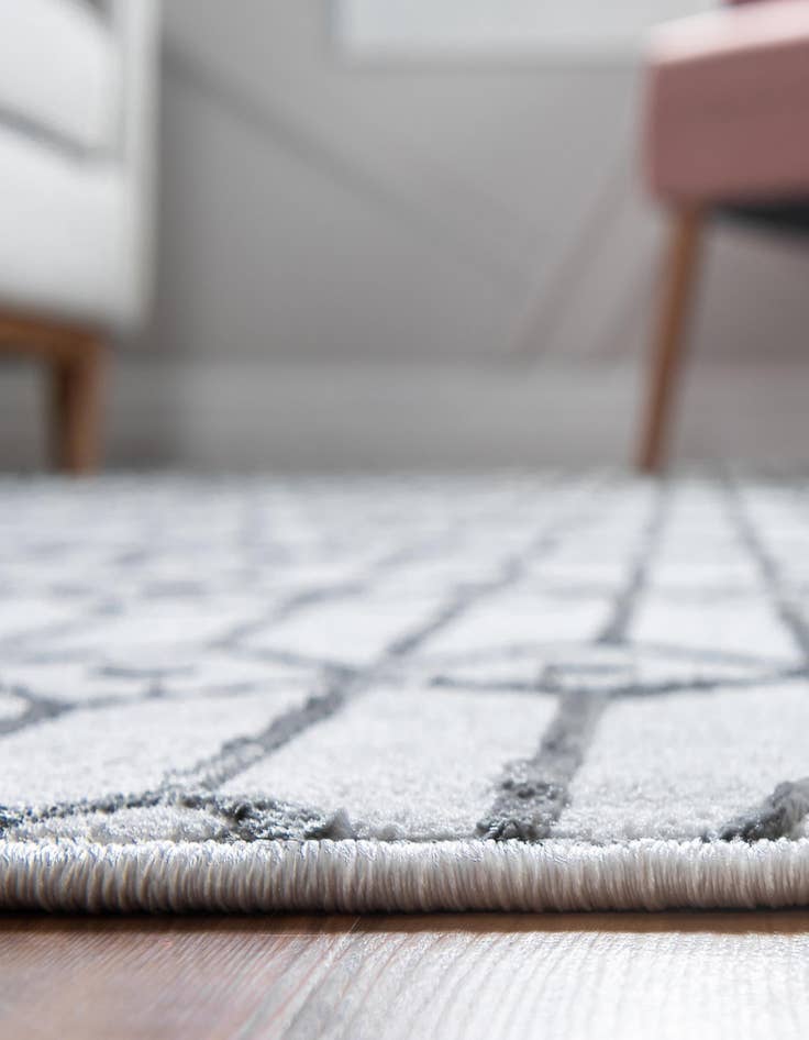 Detail image of  7' x 7' Lattice Trellis Square Rug