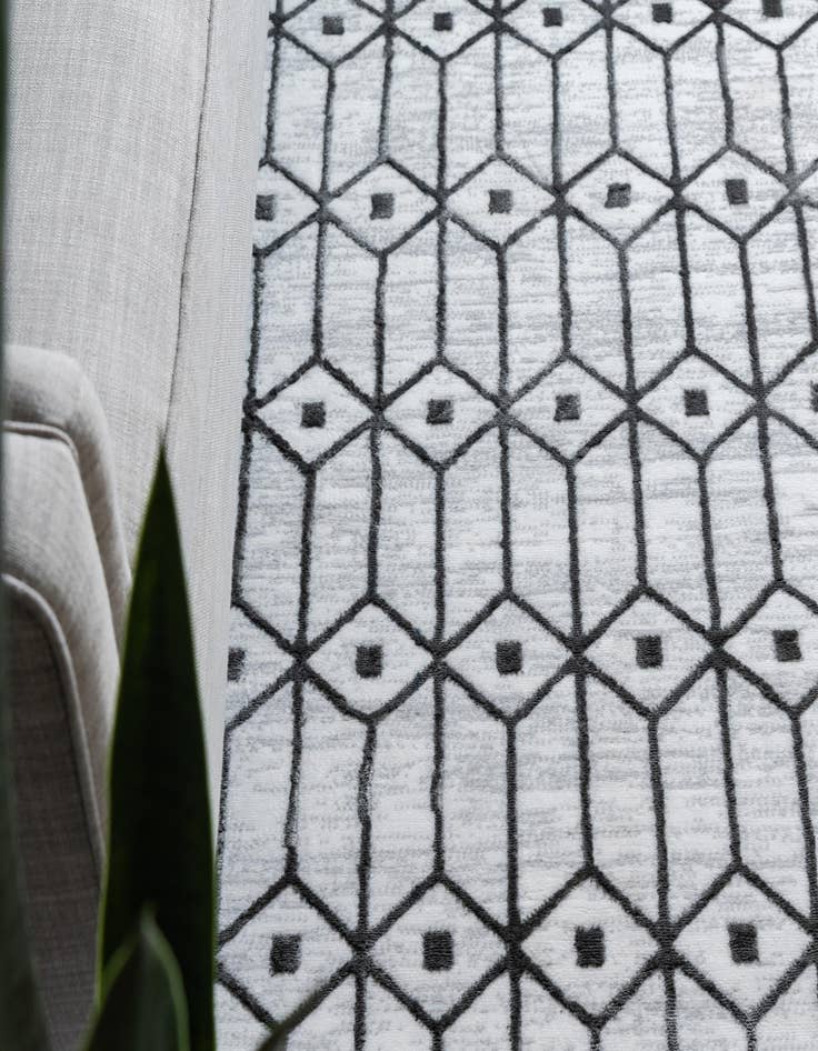 Detail image of  7' x 7' Lattice Trellis Square Rug