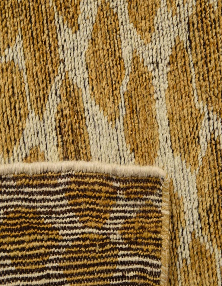 Detail image of  5' 11 x 8' 10  Hand Knotted Darya Wool Rug