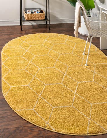  4' x 6' Lattice Frieze Oval Rug