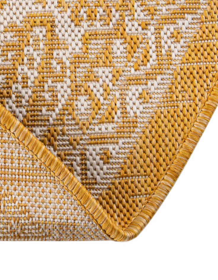 Detail image of  7' 10 x 10'  Washable Aztec Indoor / Outdoor Oval Rug