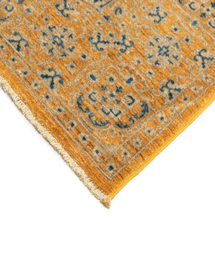 Detail image of  6' 8 x 9' 6 Amina Wool Rug