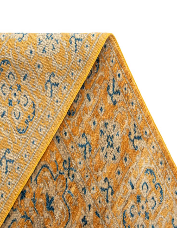 Detail image of  6' 8 x 9' 6 Amina Wool Rug