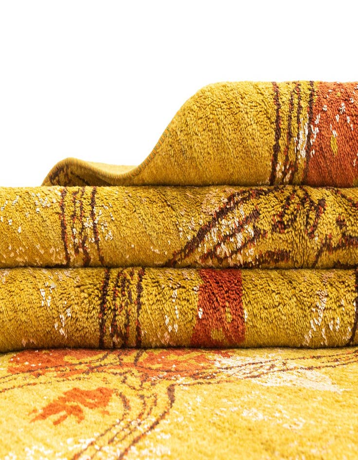 Detail image of  6' 7 x 10'  Hand Knotted Anar Rug