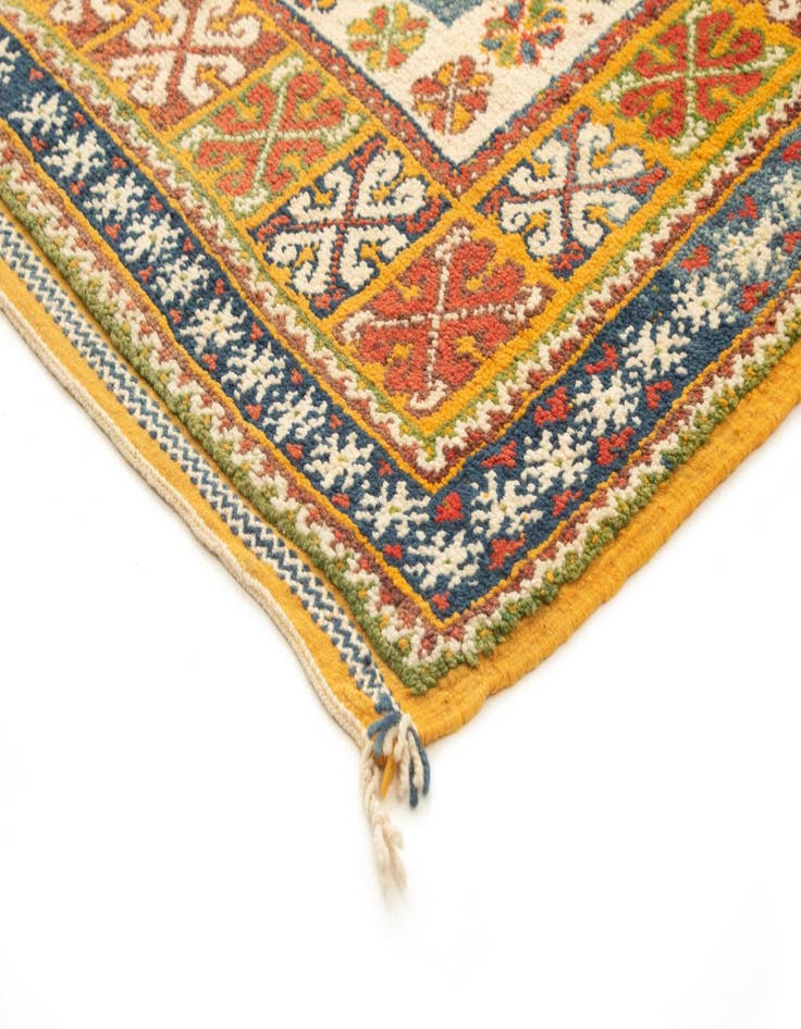 Detail image of  4' 10 x 7' 6 Berber Rug