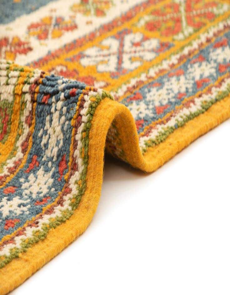 Detail image of  4' 10 x 7' 6 Berber Rug