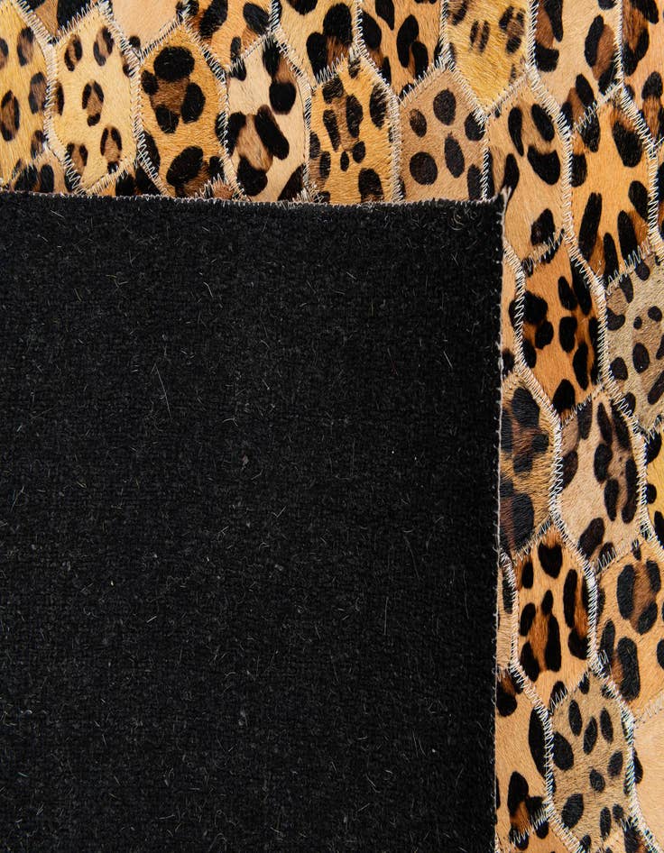 Detail image of  5' x 7' 10 Cowhide Stocks Rug